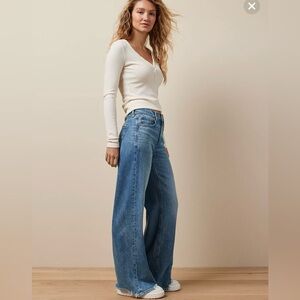 American Eagle Outfitters High-Rise Wide-Leg Jeans in Medium Blue Denim